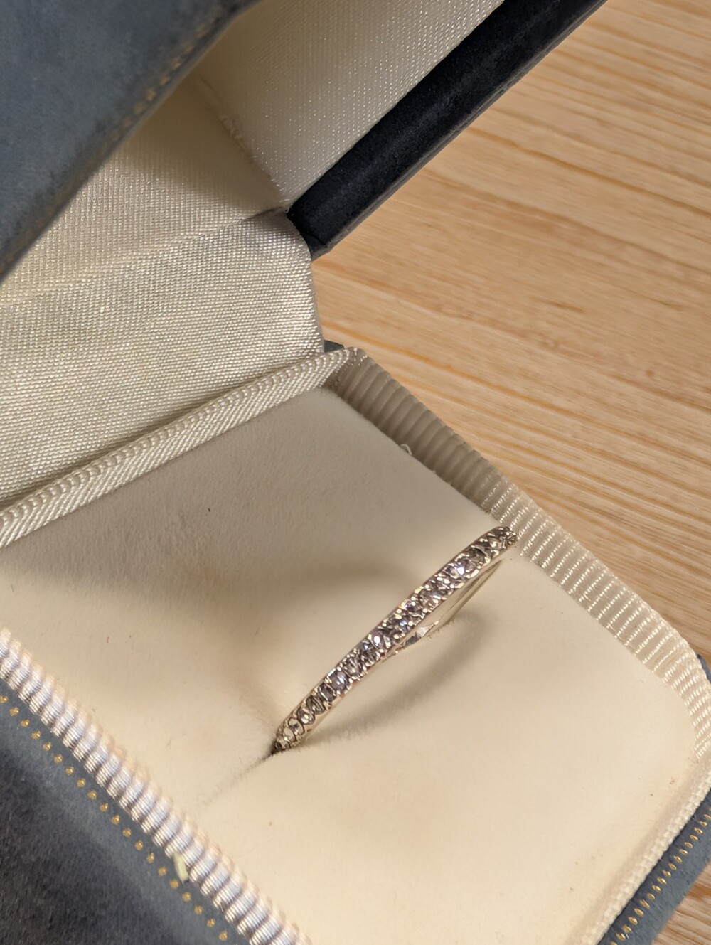 Beautiful Silver Eternity Band Ring Like New Size 7 - Picture 4 of 8